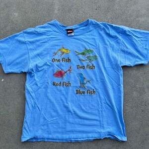 Vintage Dr. Seuss One Fish Two Fish Red Fish Blue Fish T-Shirt XL